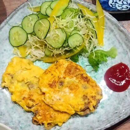 卵に加えた粉チーズと、バターで、コクが増しますね。薄切り肉がおいしいメインディッシュに変身しました。残った卵液も無駄なく使えて、ボリュームアップできました♪